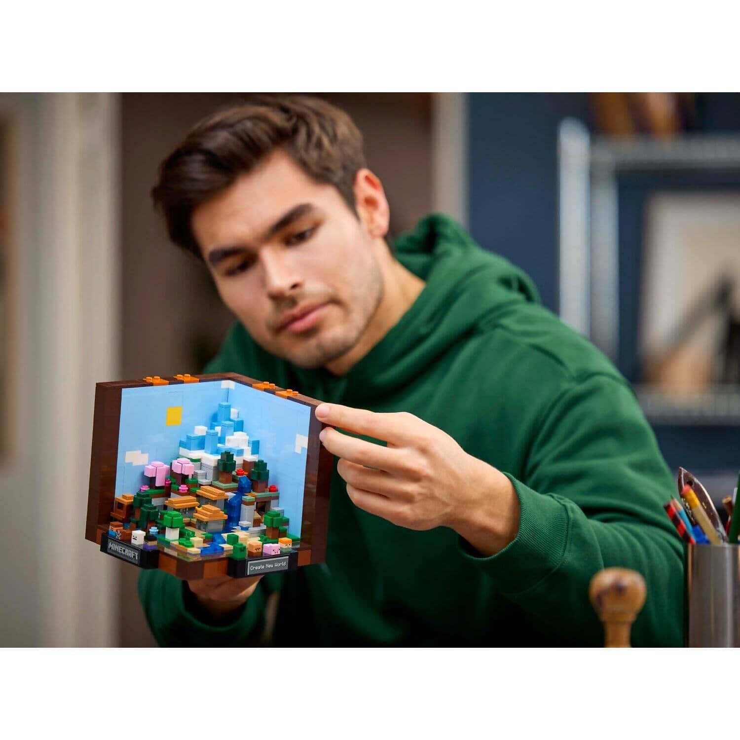 LEGO® 21265 The Crafting Table - Minecraft®