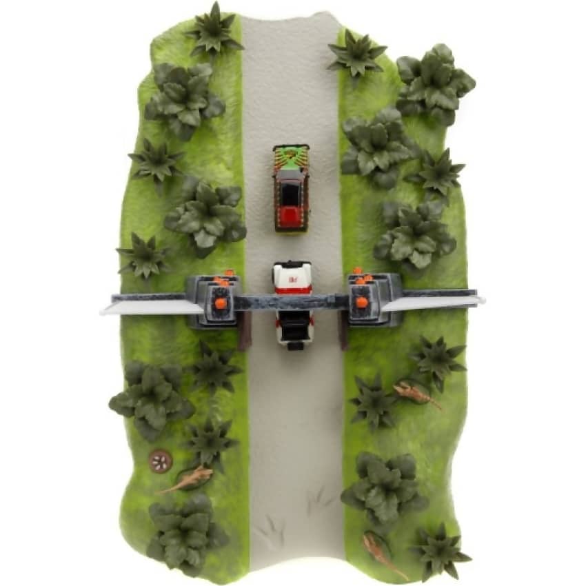 JADA TOYS - JURASSIC PARK 30TH ANIVERSARY NANO SCENE DIORAMA WITH 2 VEHICLES SCALE DIECAST SET