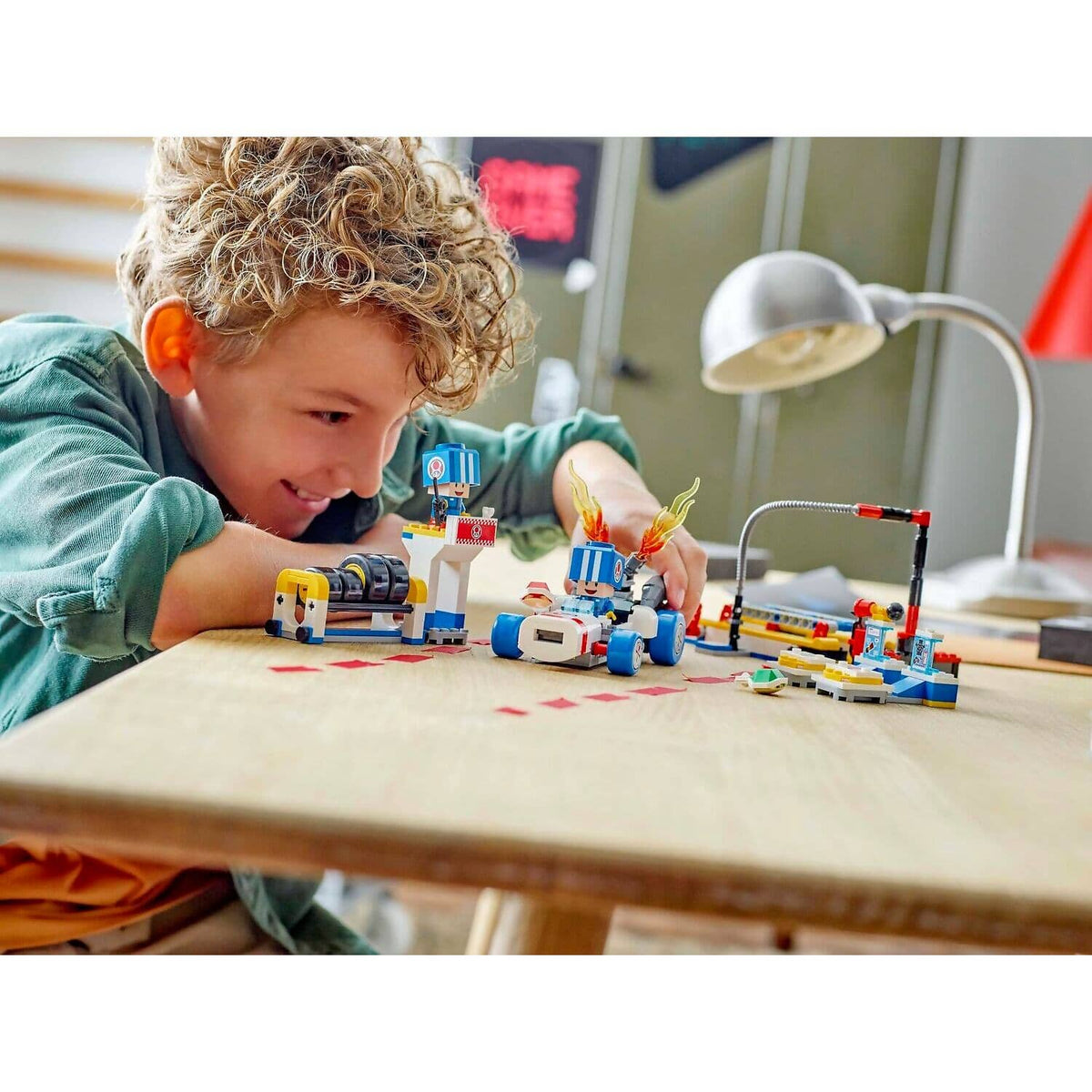 LEGO® 72035 Mario Kart Toad's Garage - Super Mario™