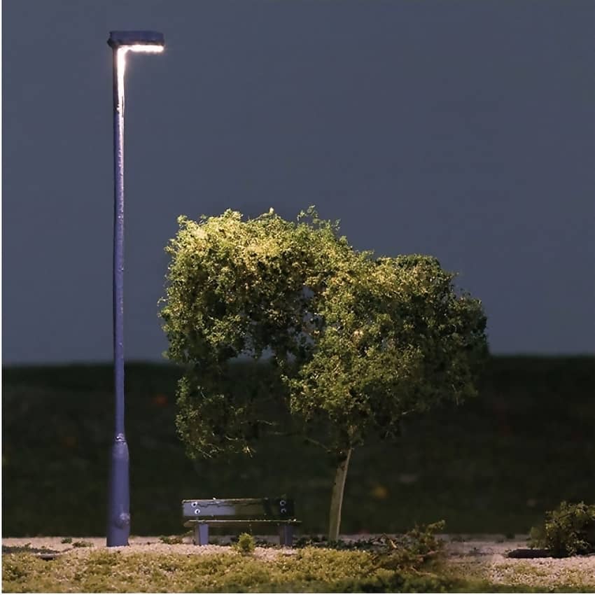 WOODLAND SCENICS - METAL LAMP OO/HO SCALE - MODEL RAILWAY ACCESSORY