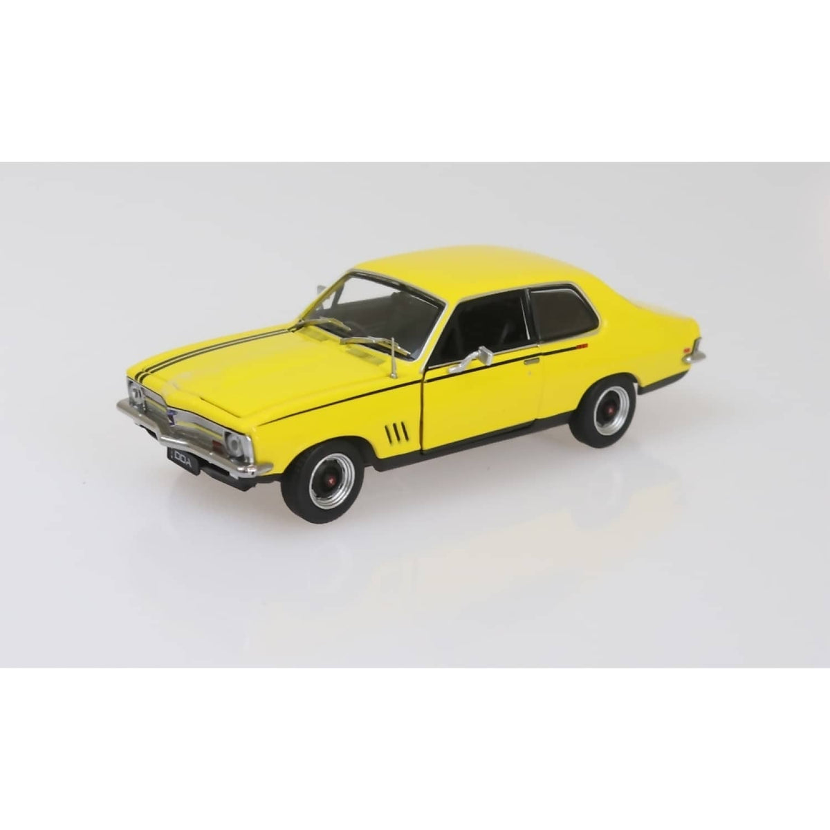 DDA COLLECTIBLES - 1:32 SCALE - YELLOW LC GTR HOLDEN TORANA - DIECAST MODEL