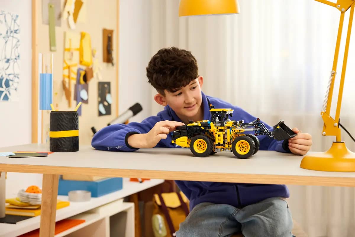 LEGO® 42209 Volvo L120 Electric Wheel Loader - Technic