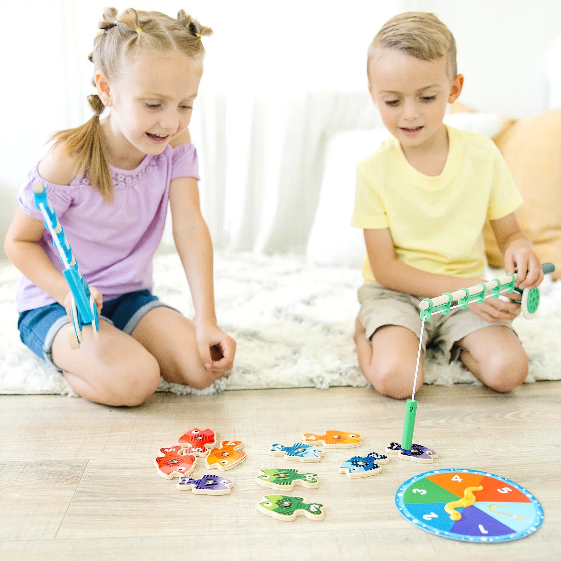 Melissa & Doug - Catch & Count Fishing Game