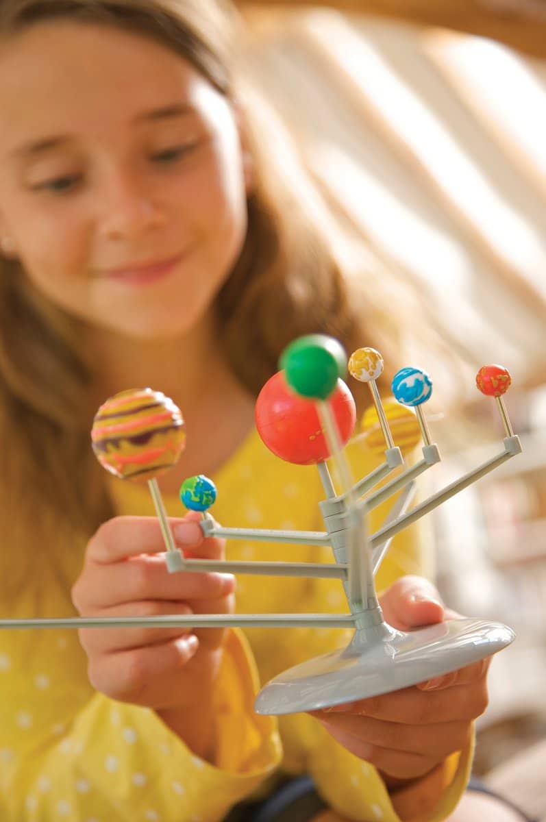 4M - Solar System Planetarium Glow Model Kit