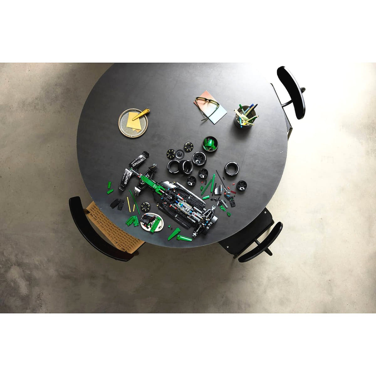 LEGO® 42240 Aston Martin Aramco AMR25 F1® Car - Technic