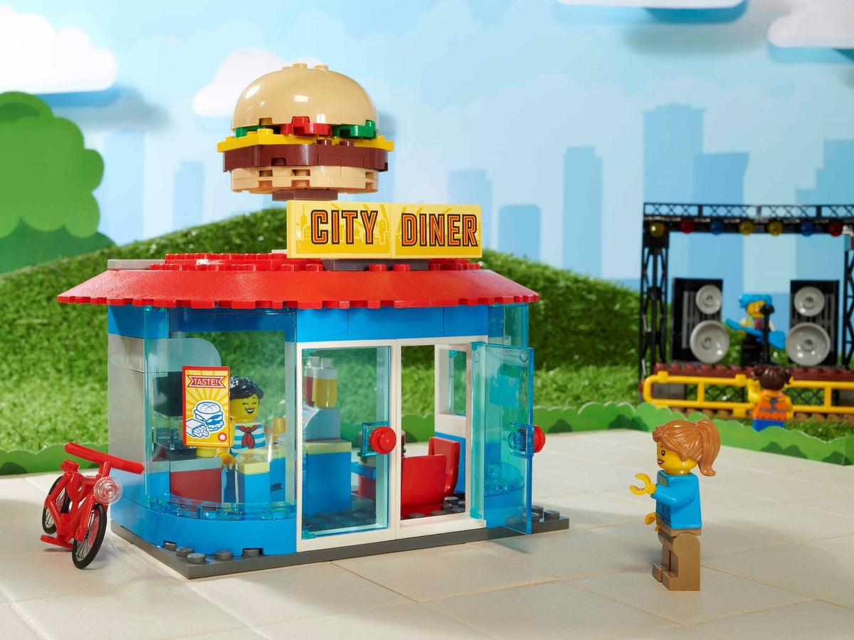 LEGO® 60271 Main Square - City