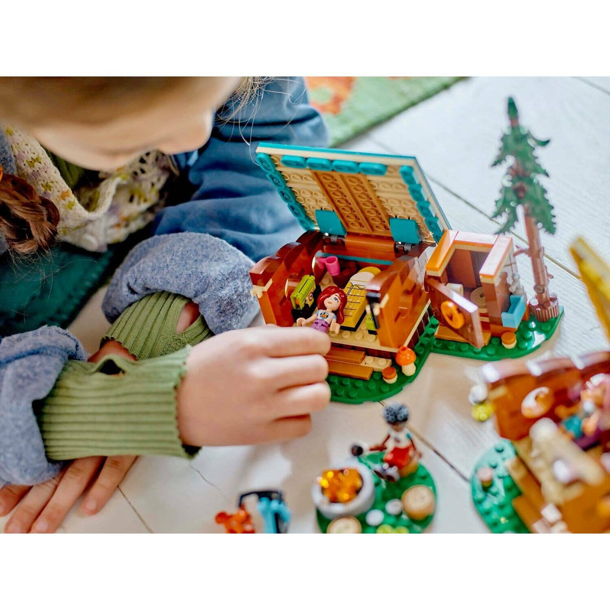 LEGO® 42624 Adventure Camp Cozy Cabins - Friends