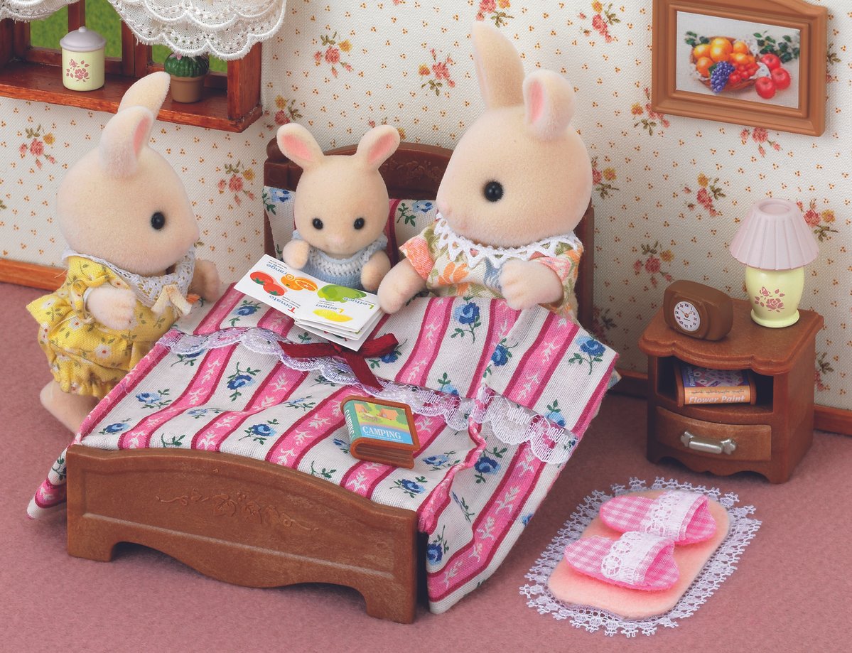 Sylvanian Families - Semi Double Bed Playset