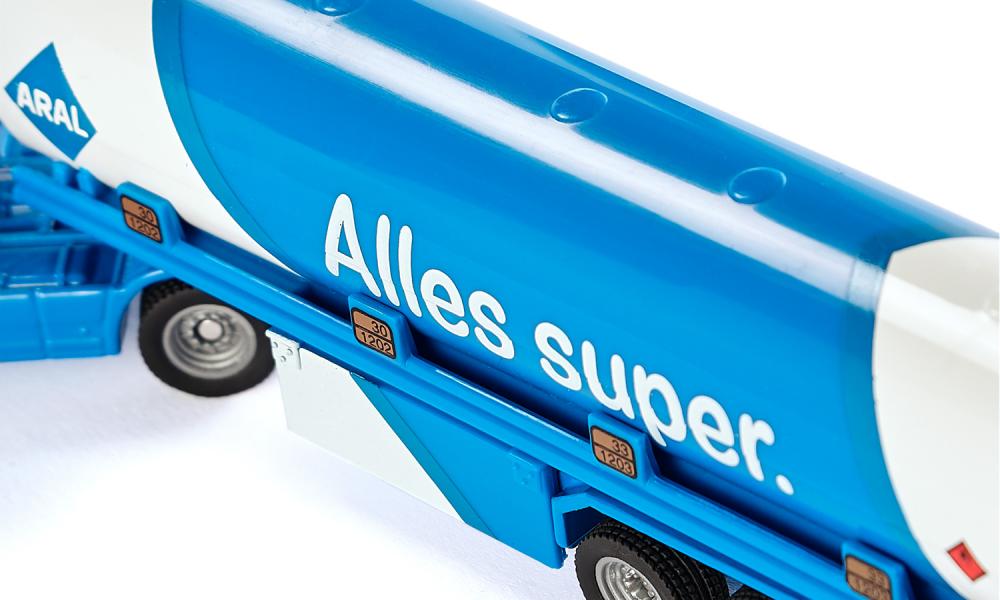 Siku - Articulated Tanker Truck With Tandem Trailer - 1:87 Scale Die-Cast Fuel Transport Model