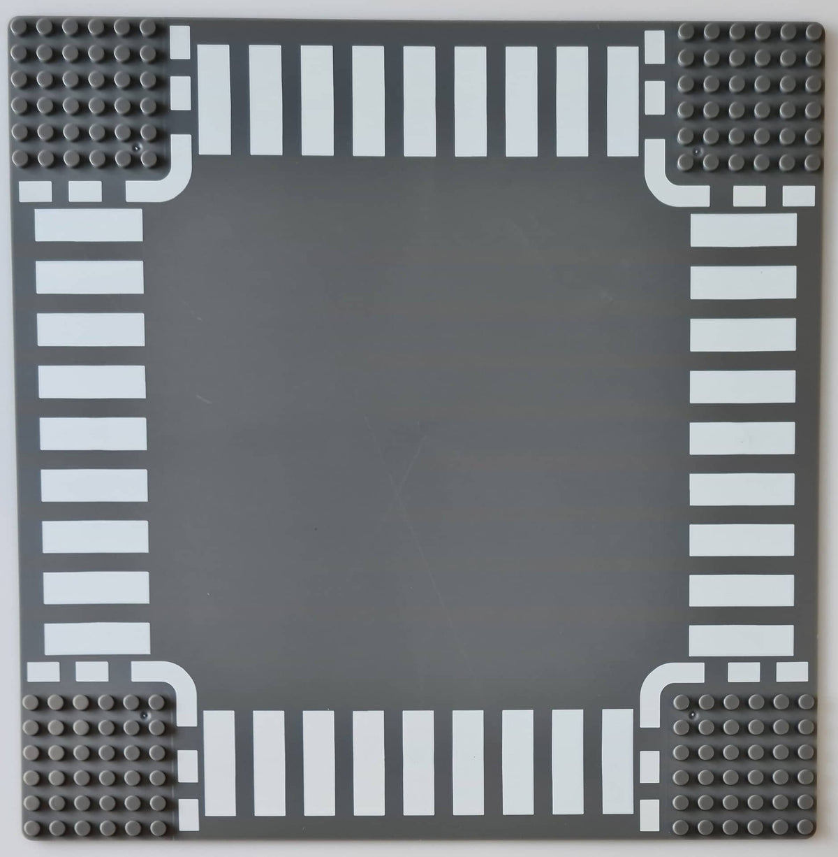 BASEPLATE 32x32 Studs Crossroad Generic Brand