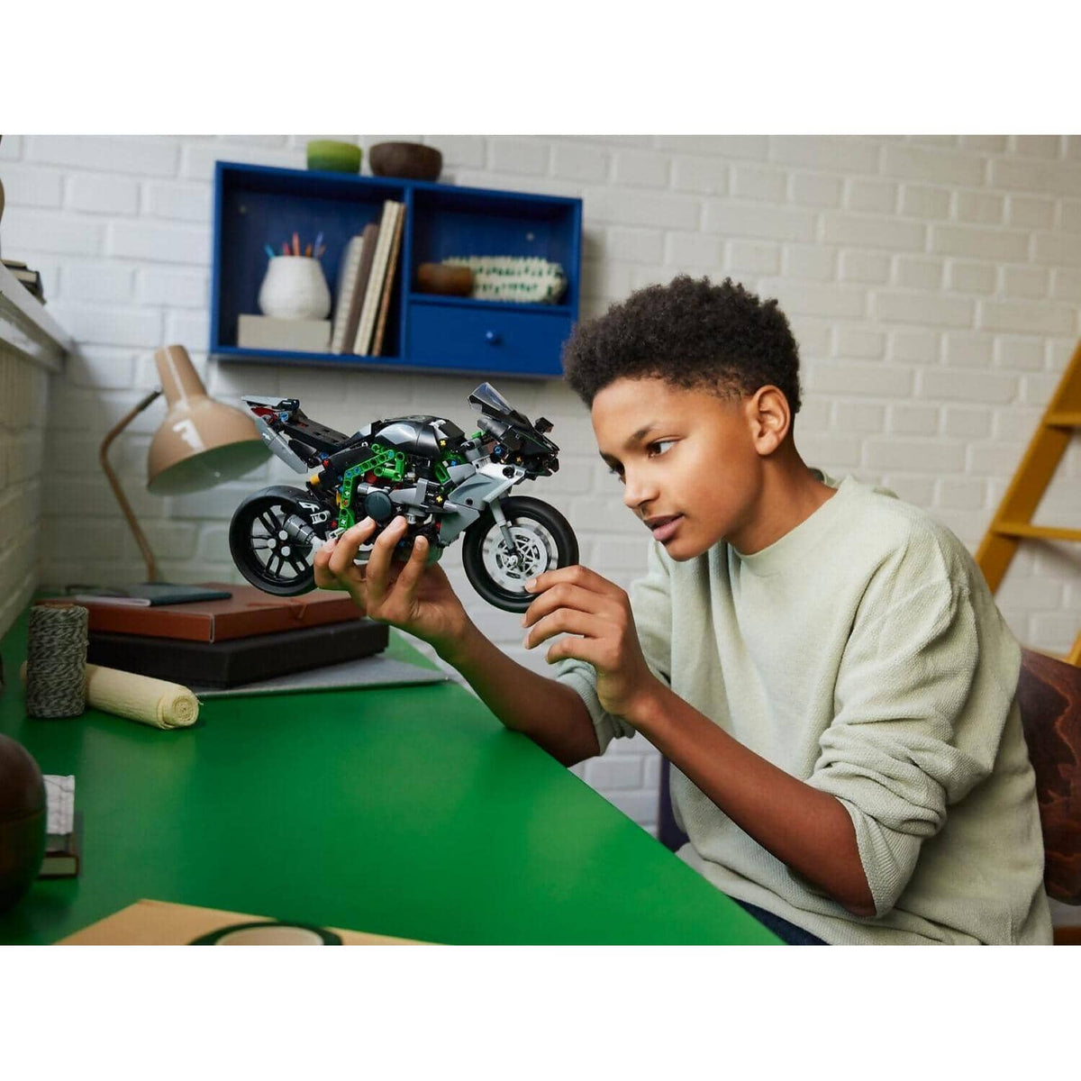 LEGO® 42170 Kawasaki Ninja H2R Motorcycle - Technic