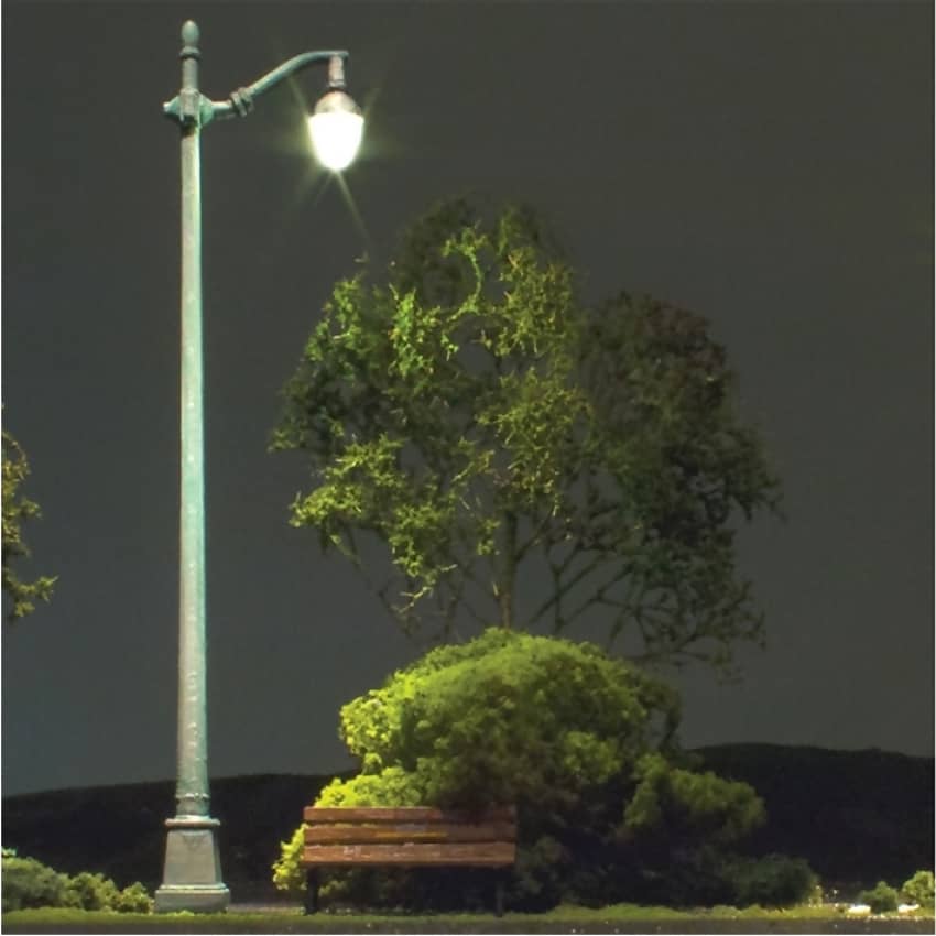 WOODLAND SCENICS - ARCHED CAST IRON STREET LIGHTS OO/HO SCALE - MODEL RAILWAY ACCESSORY