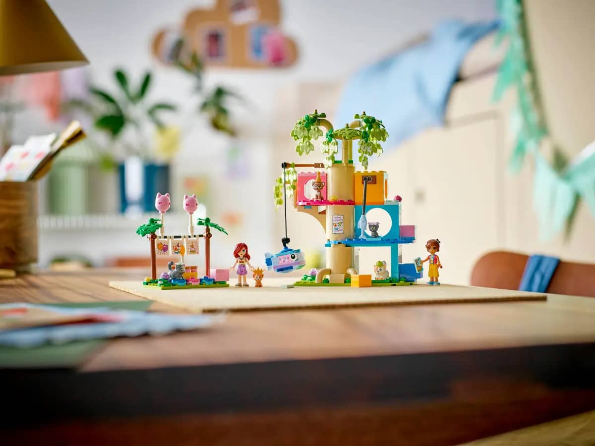 LEGO® 42666 Cat Birthday Party & Tree House - Friends