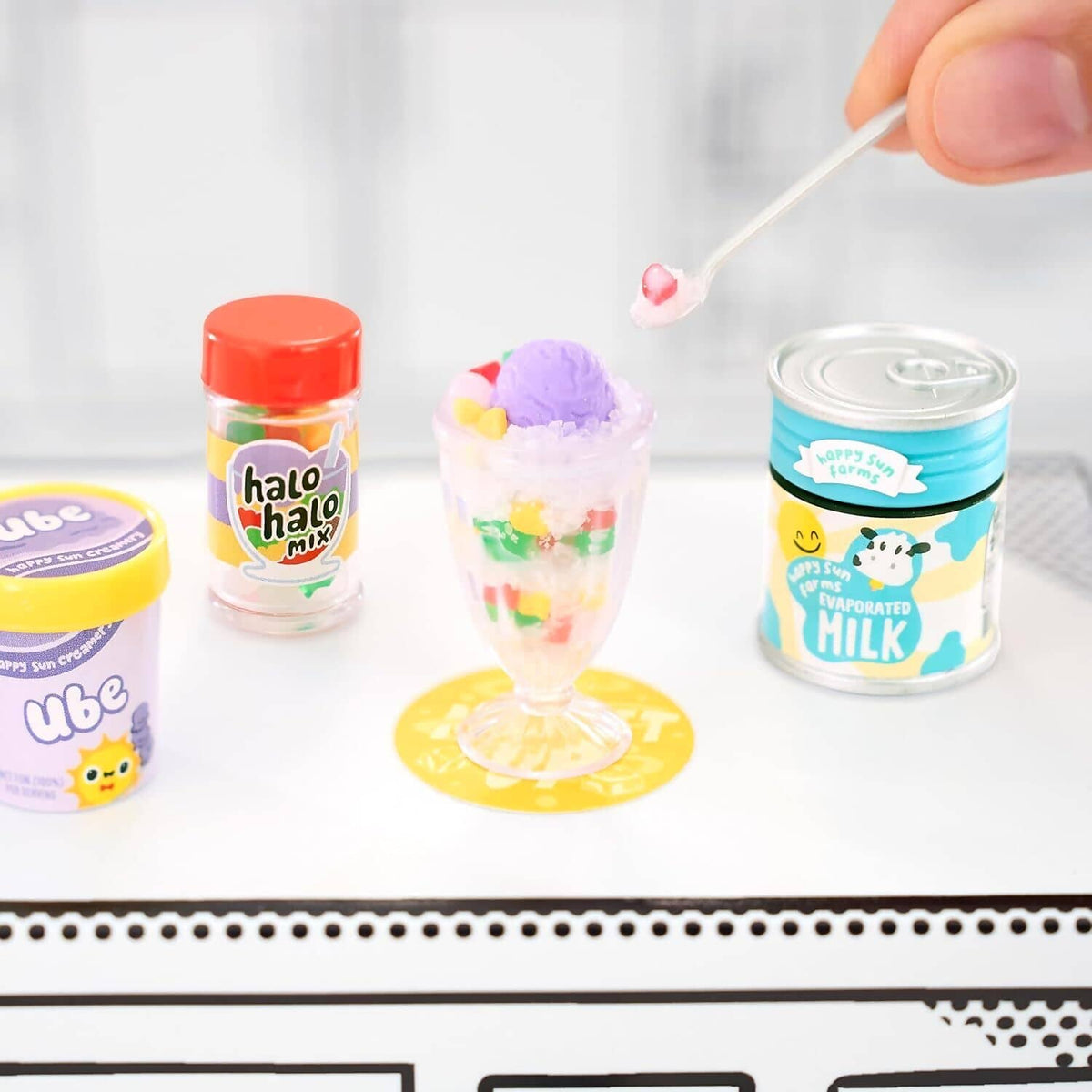 MGA's - Miniverse Make It Mini Cafe Series 4 Collectibles Blind Capsule
