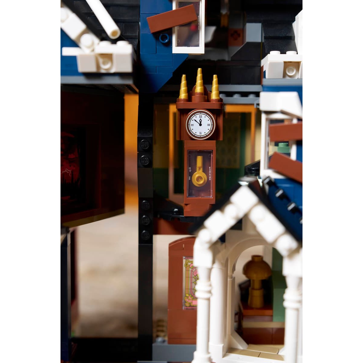 LEGO® 11370 Stranger Things: The Creel House - Icons