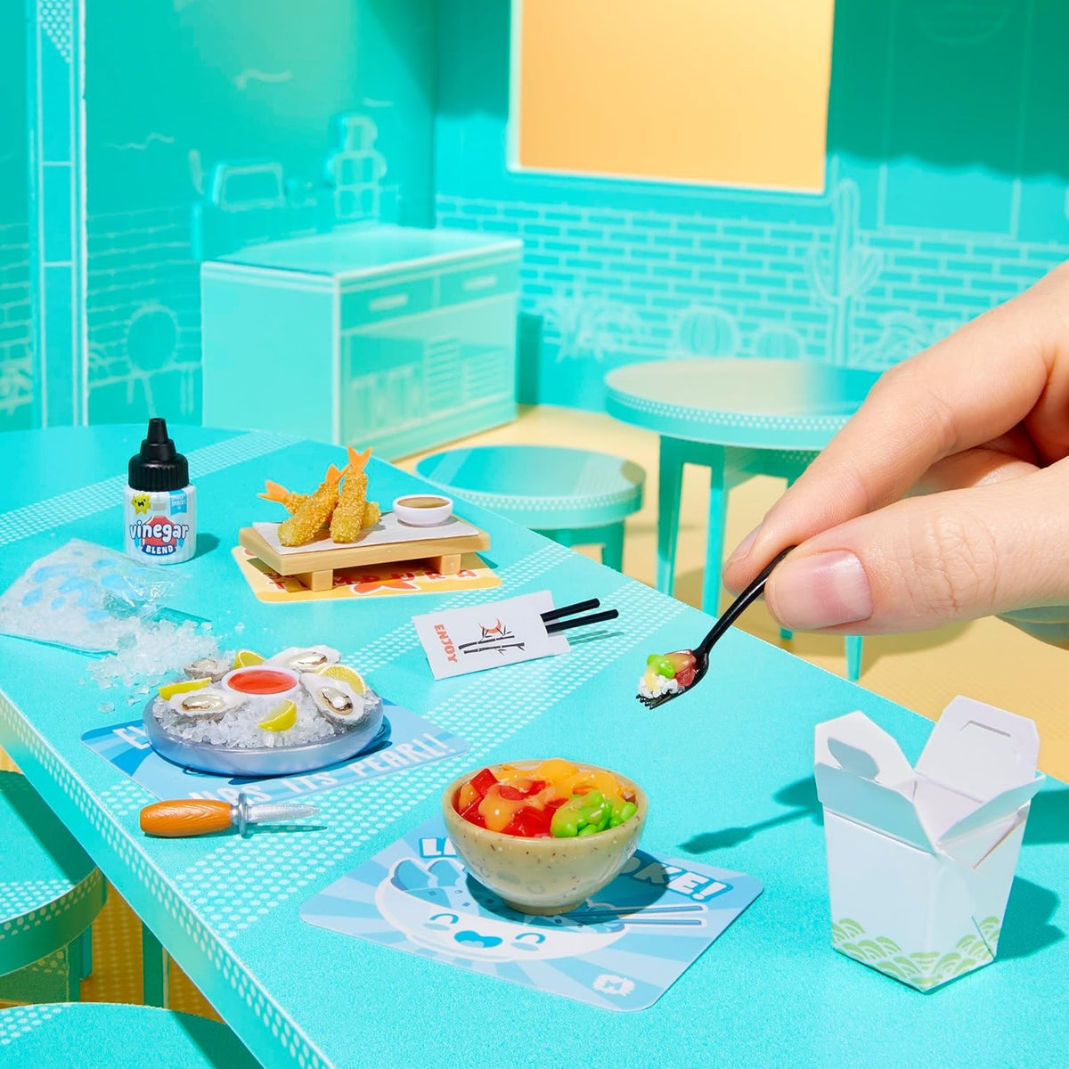 MGA's -  Miniverse - Make It Mini Cafe Series Series 6 Blind Capsule
