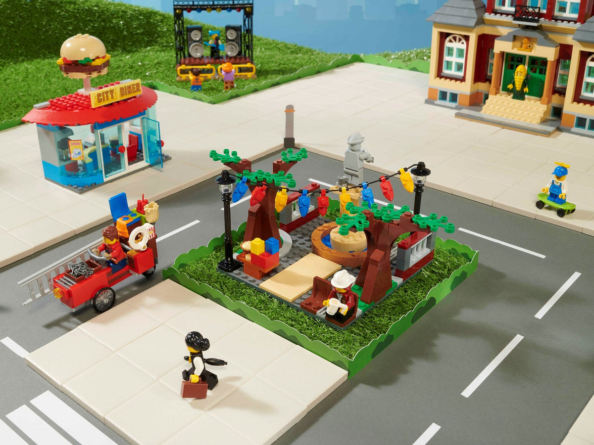 LEGO® 60271 Main Square - City