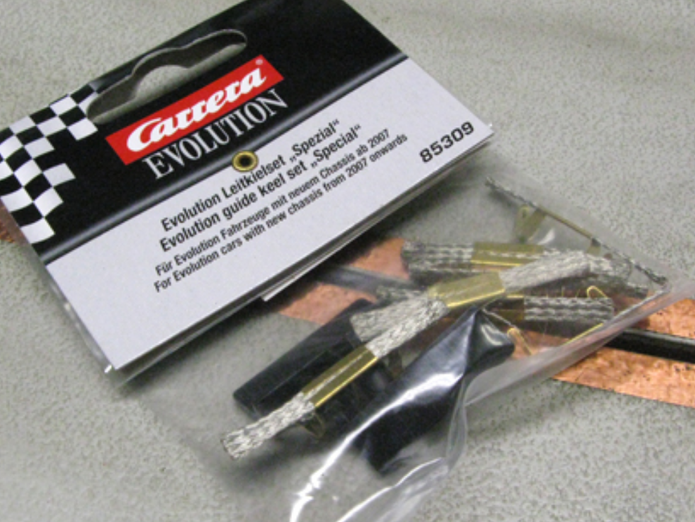 CARRERA - 1:32 UNIVERSAL GUIDE KEEL & BRAID PACK