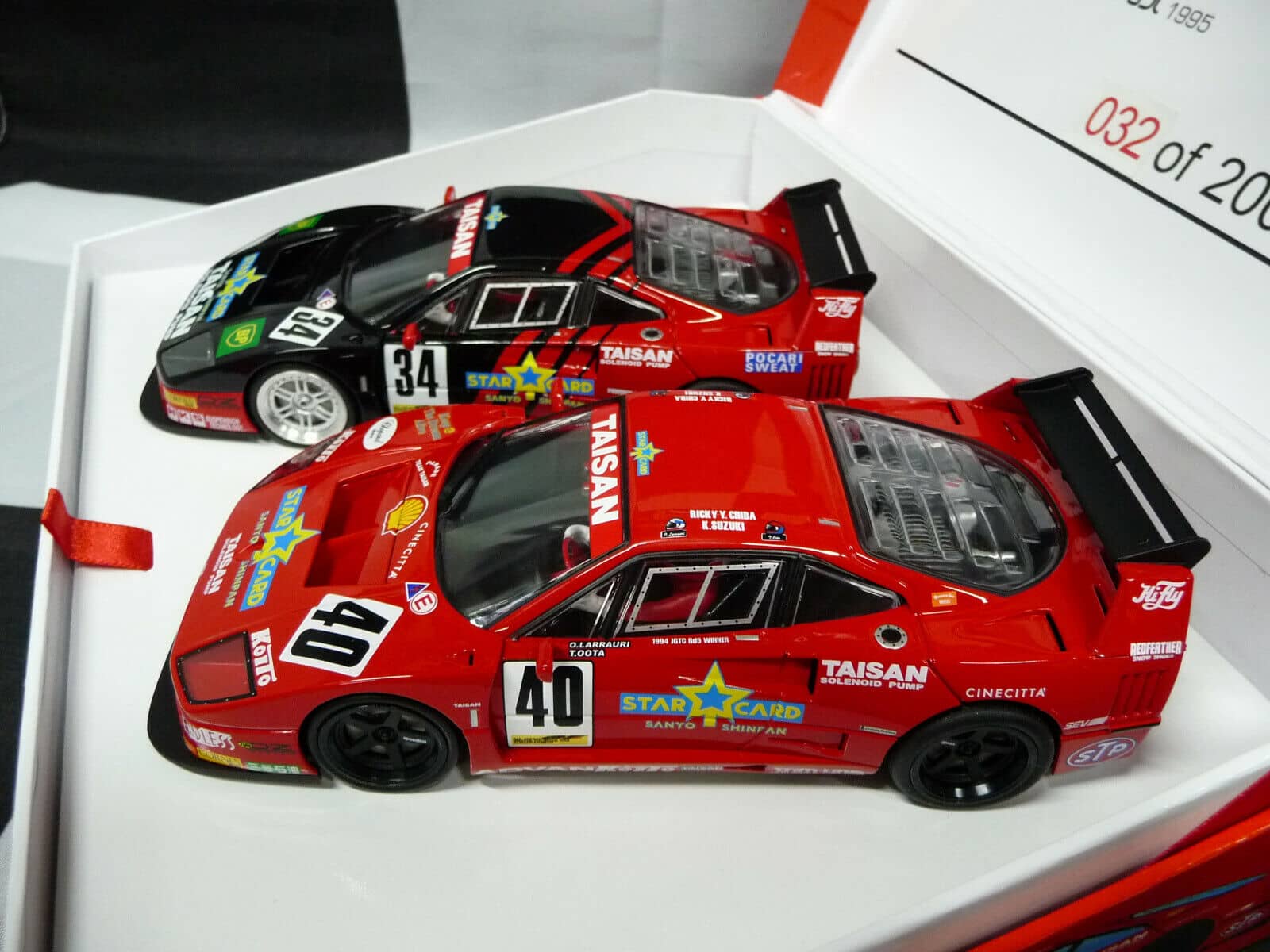 REVOSLOT - 1:32 RS0099 FERRARI F40 TEAM TAISAN TWIN PACK NO34 NO.40 SCALEX/CARR