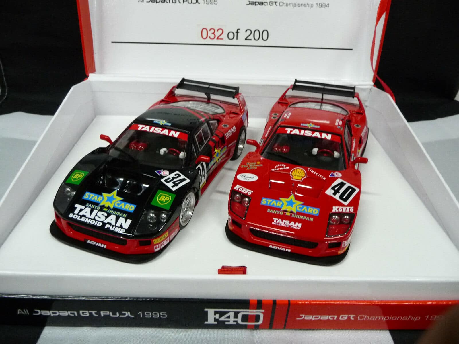 REVOSLOT - 1:32 RS0099 FERRARI F40 TEAM TAISAN TWIN PACK NO34 NO.40 SCALEX/CARR