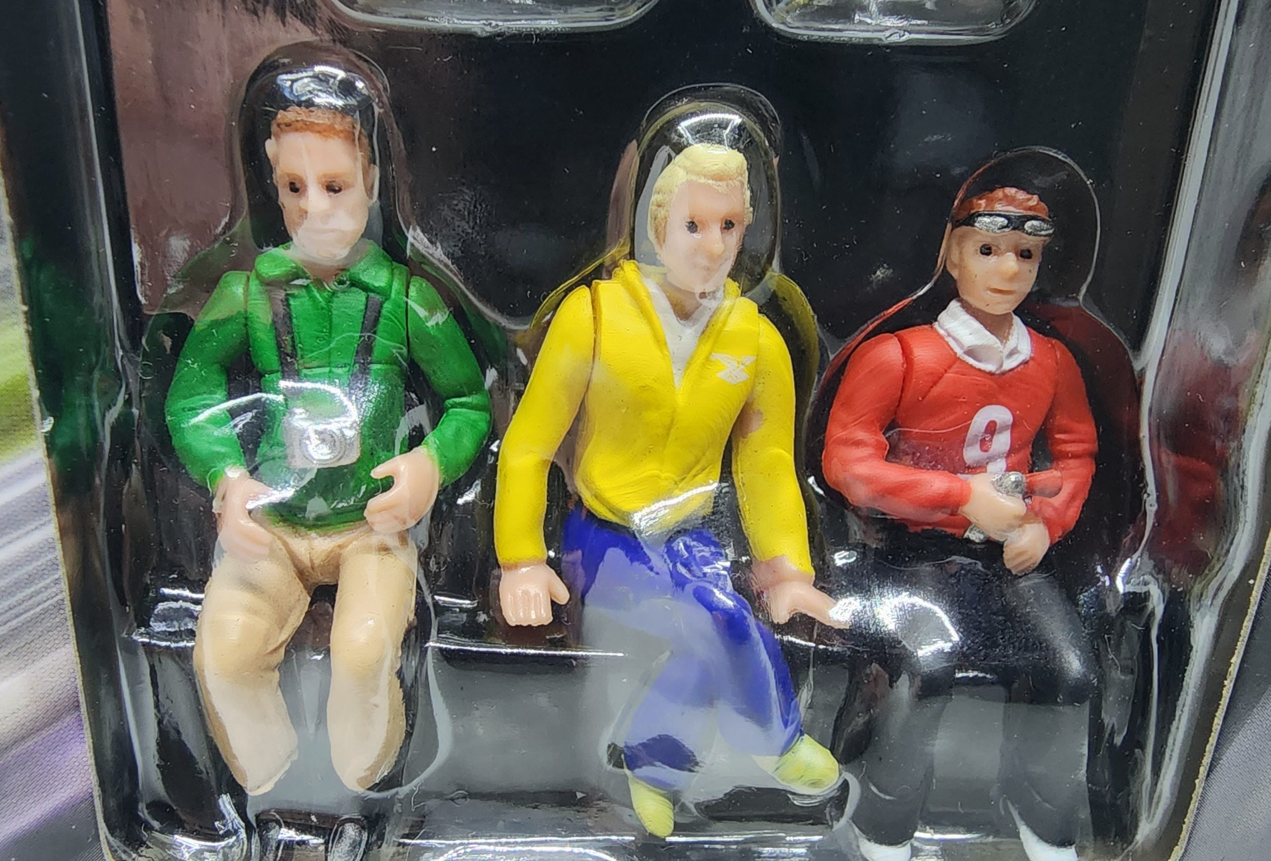 CARRERA - ACCESSORIES - SET OF FIGURES - 5 SPECTATORS - SUITS DIGITAL 1:24 1:32 AND EVOLUTION MODEL NO.20021127