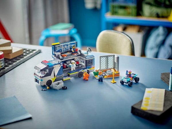 LEGO 60418 Police Mobile Crime Lab Truck - City - Image 9