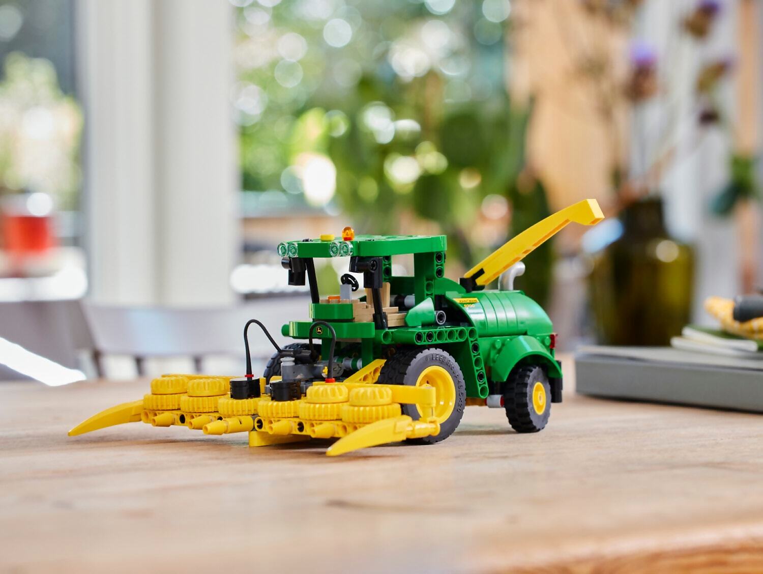 LEGO 42168 John Deere 9700 Forage Harvester - Technic - Image 8