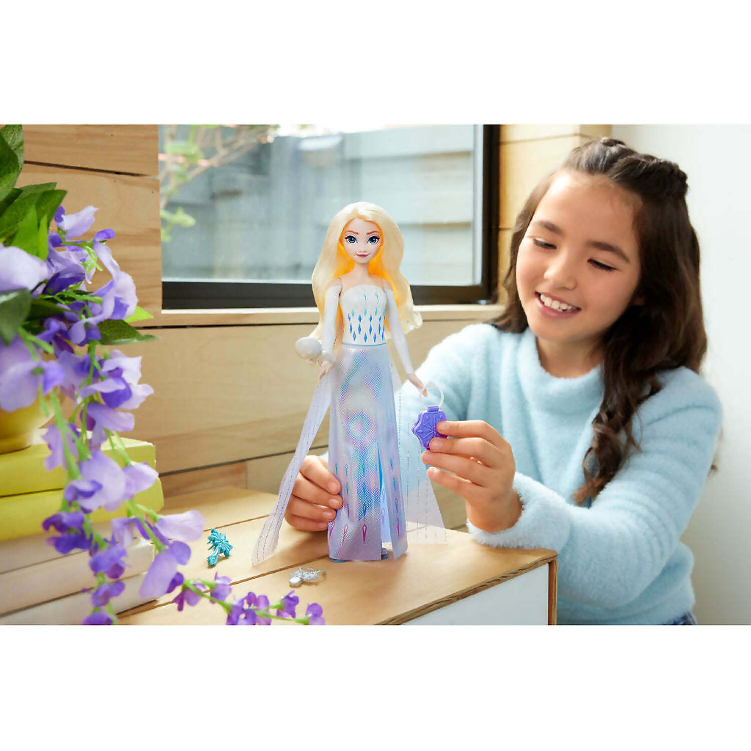Disney Frozen - Spin & Reveal Elsa Doll - Image 7