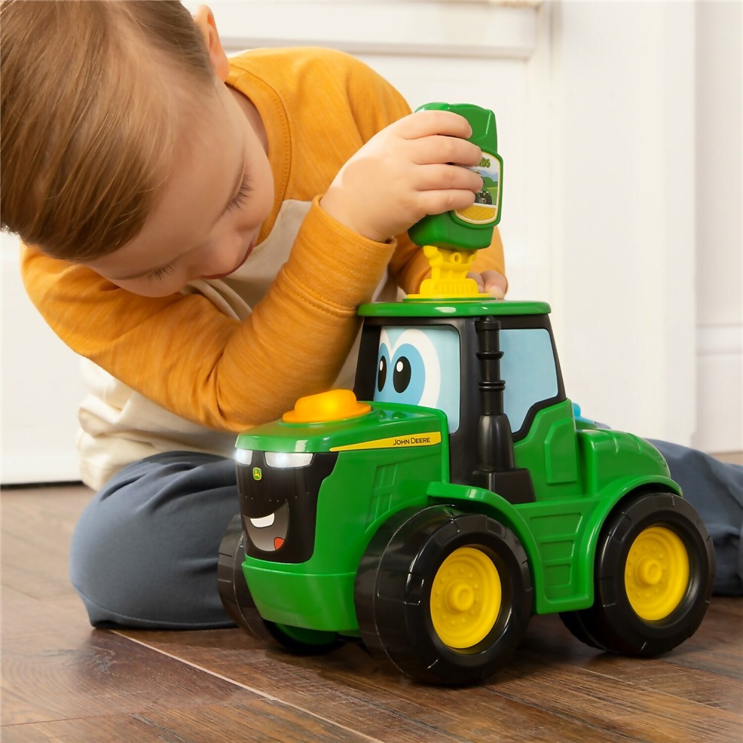 John Deere Kids - Key-n-go Johnny Tractor With 15 Interactive Ways To Play - Tomy - Image 2
