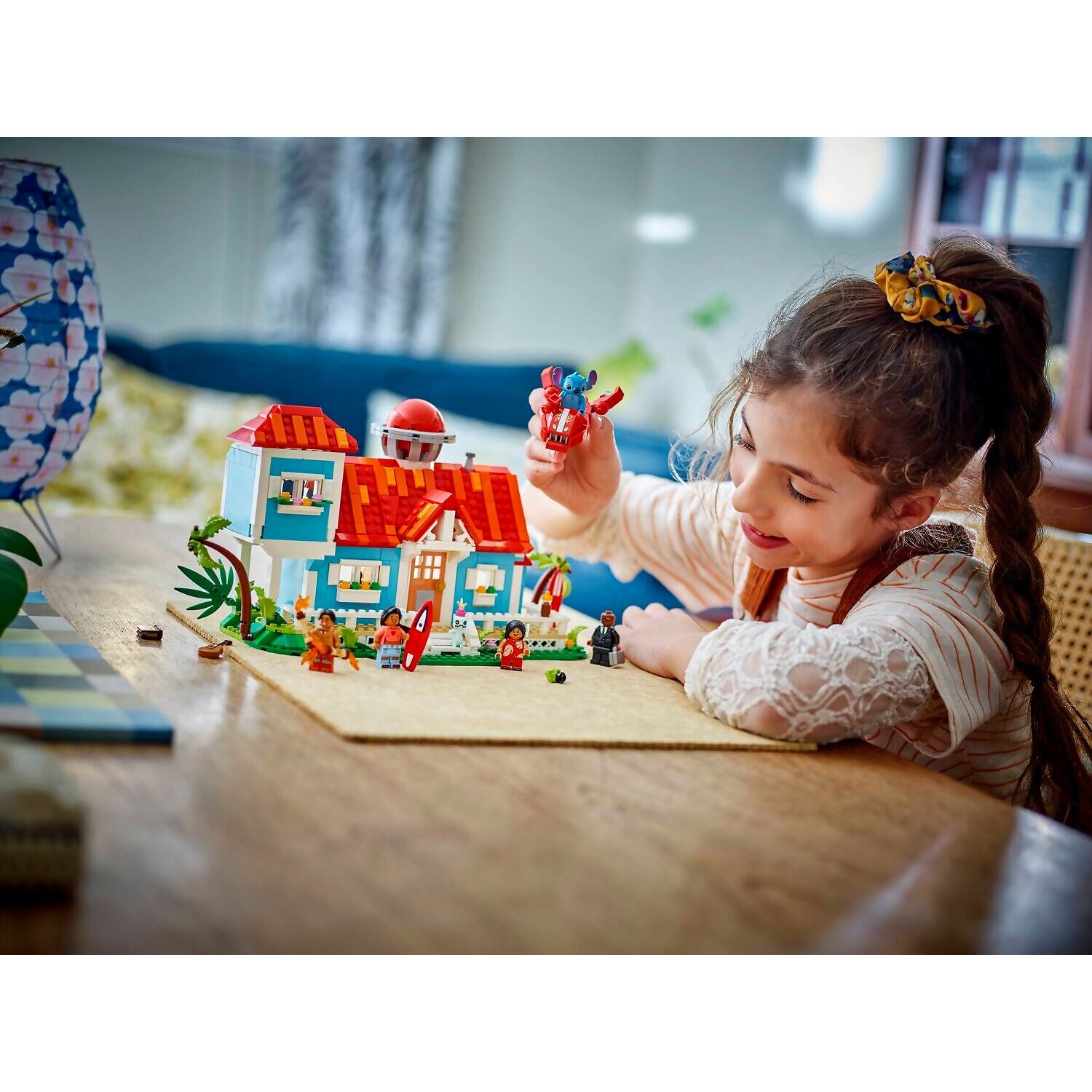 LEGO 43268 Lilo and Stitch Beach House - Disney - Image 4