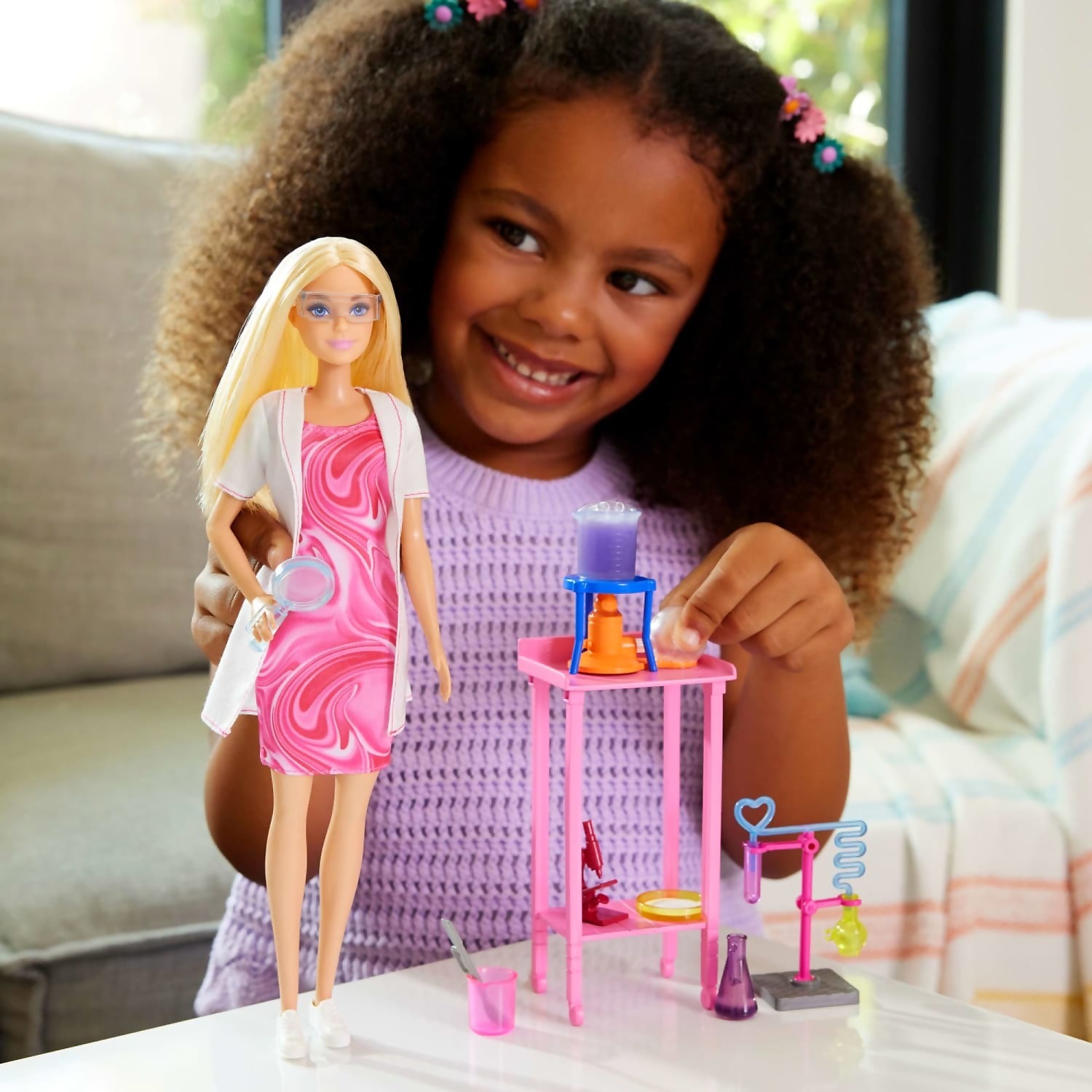 Barbie - You Can Be Anything Scientist Doll & Accessories - Image 3