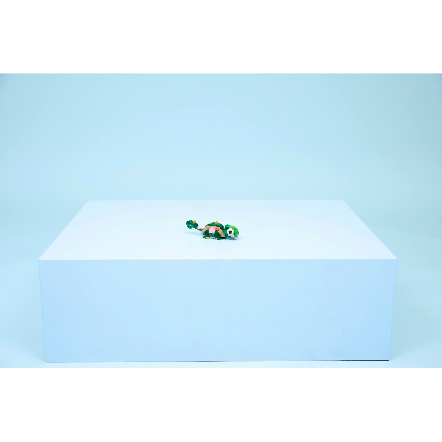 LEGO 31377 Turtle with a Water Lily Flower - Creator 3-in-1 - Image 9