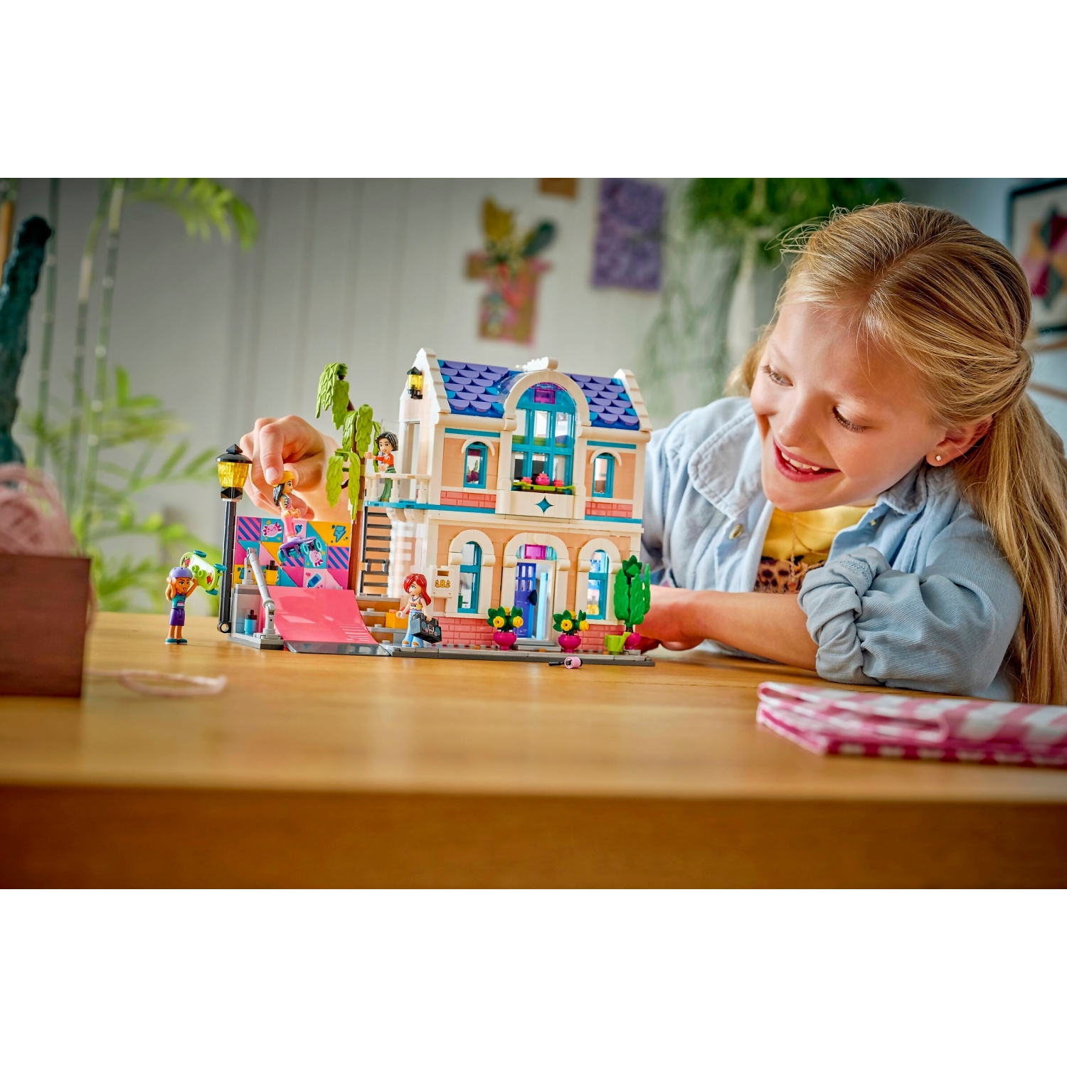 LEGO 42687 Liann's Family House - Friends - Image 9