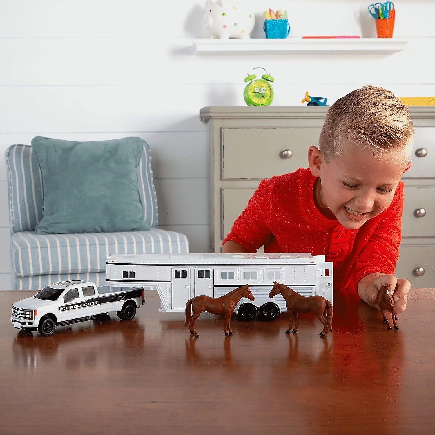TOMY - Big Roads Ford F-350 Pickup Truck with Horse Trailer and Horses - Image 2