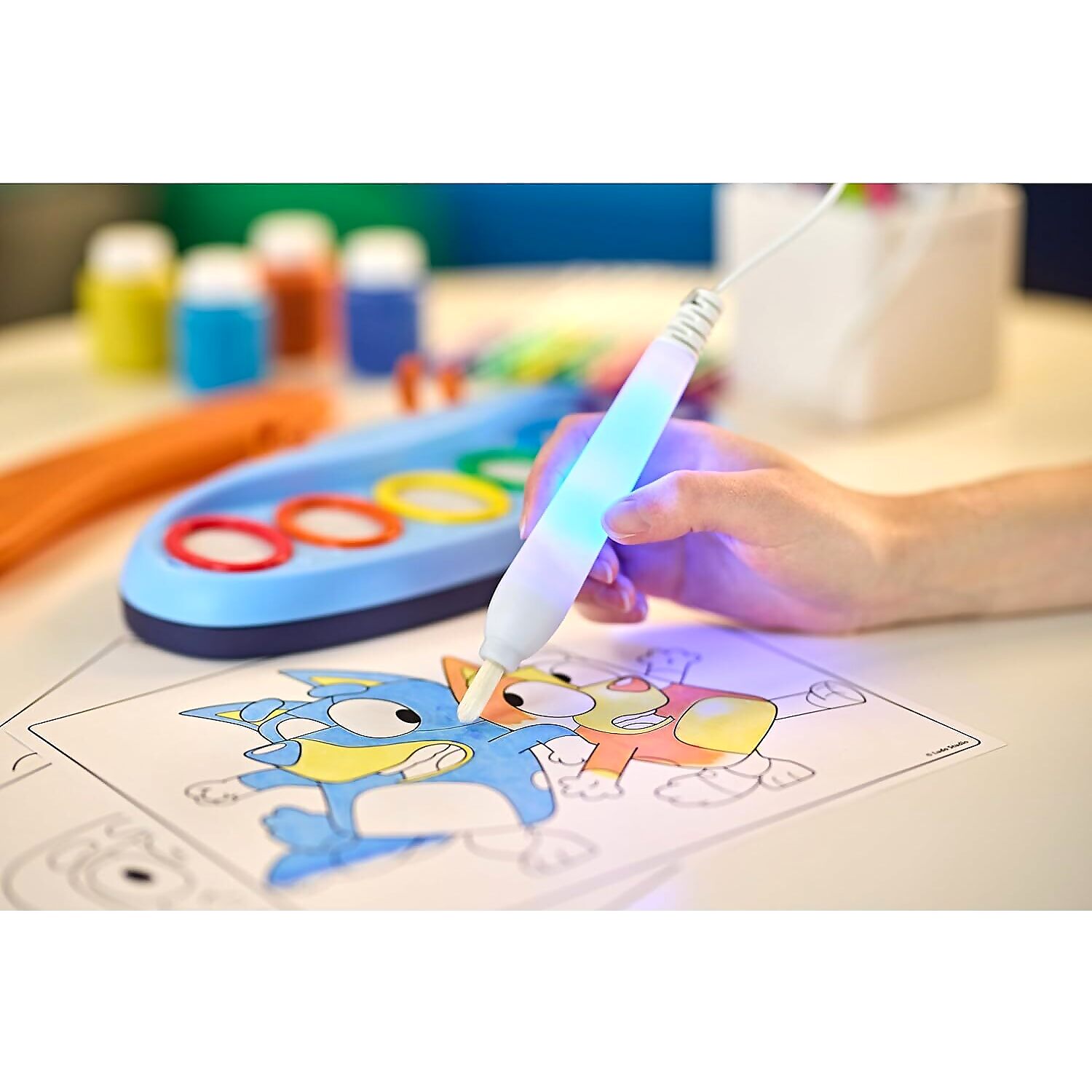 Crayola - Bluey Color Wonder Magic Light Brush - Image 4