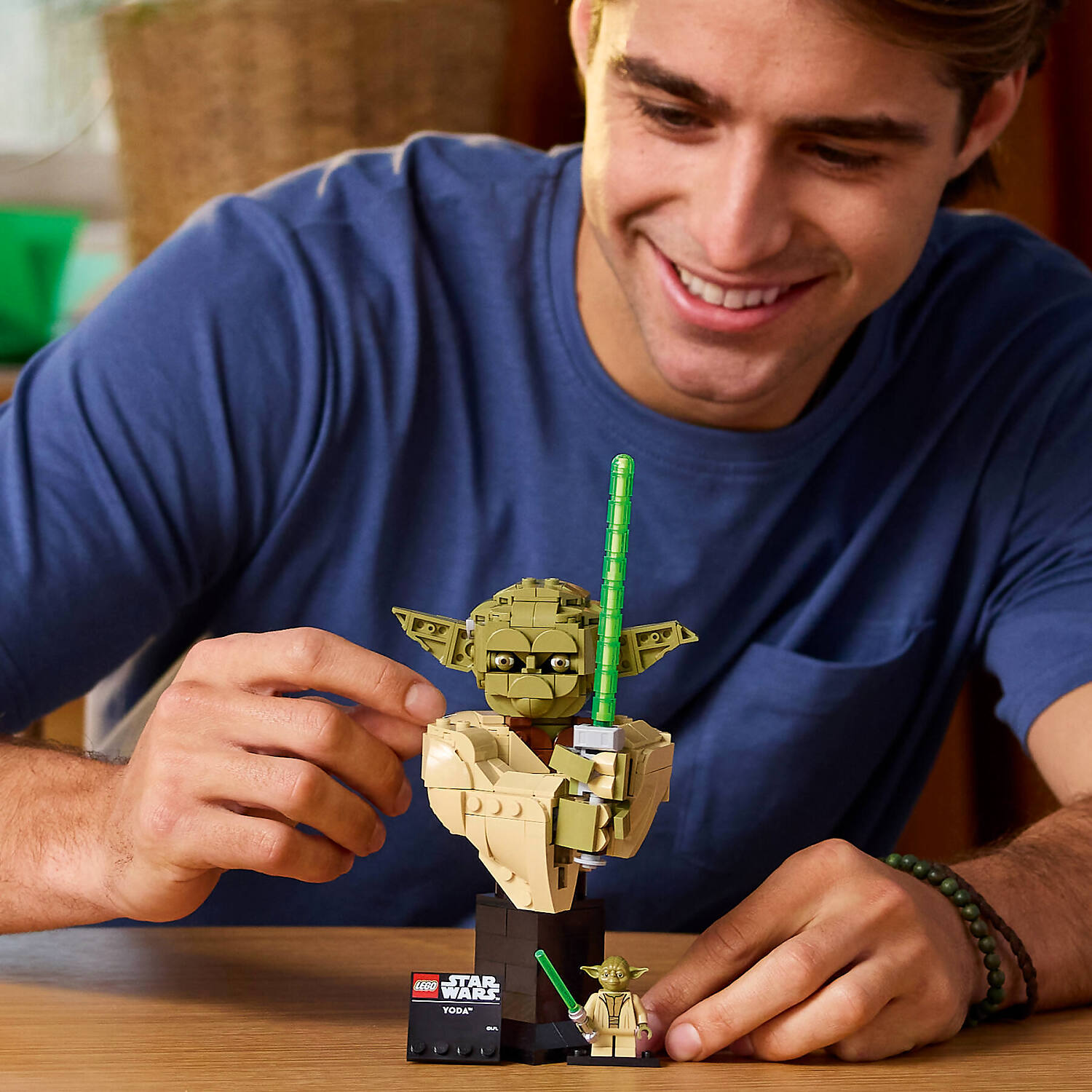 LEGO 75438 Yoda™ Bust - Star Wars - Image 6