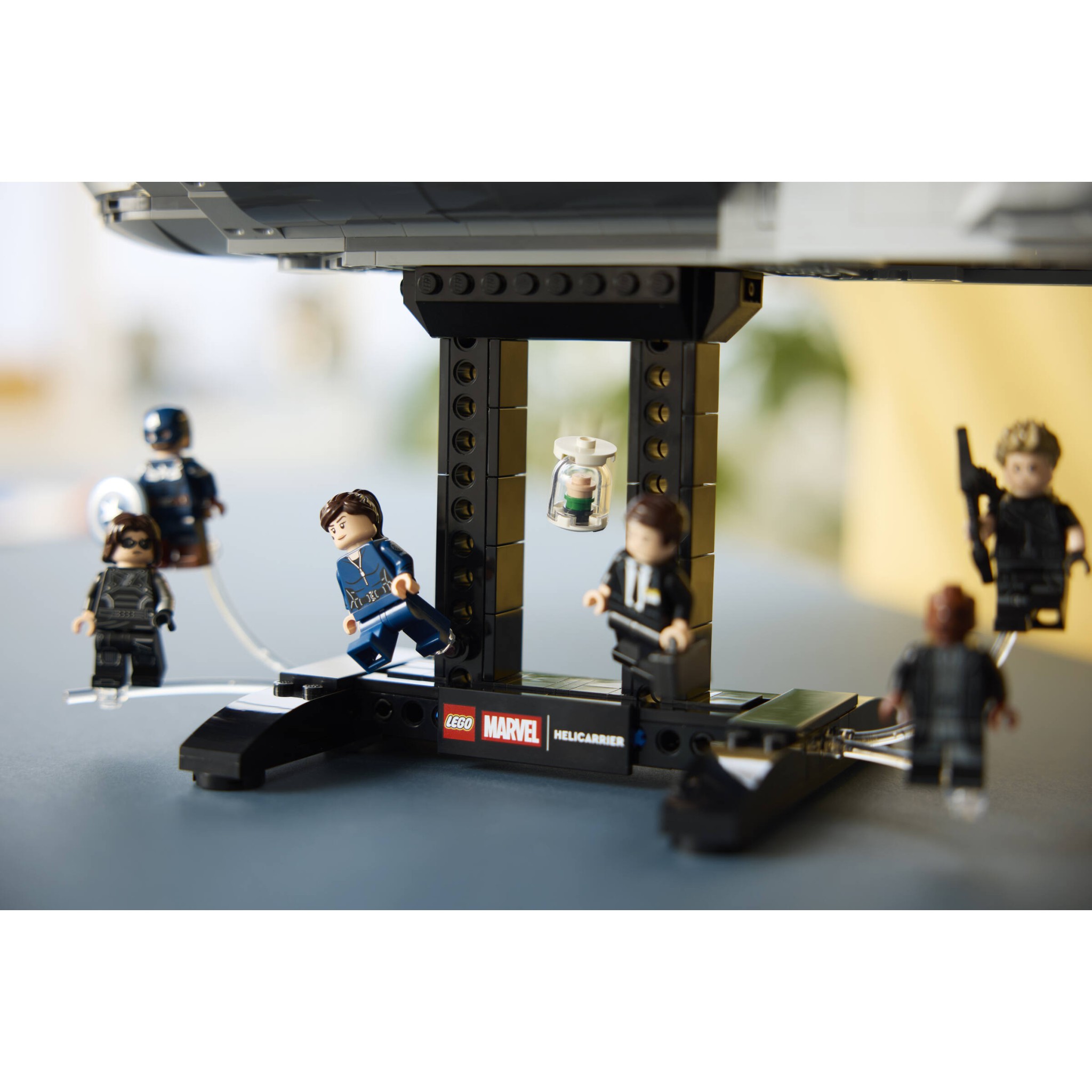 LEGO 76354 S.H.I.E.L.D. Helicarrier - Marvel Super Heroes - Image 14