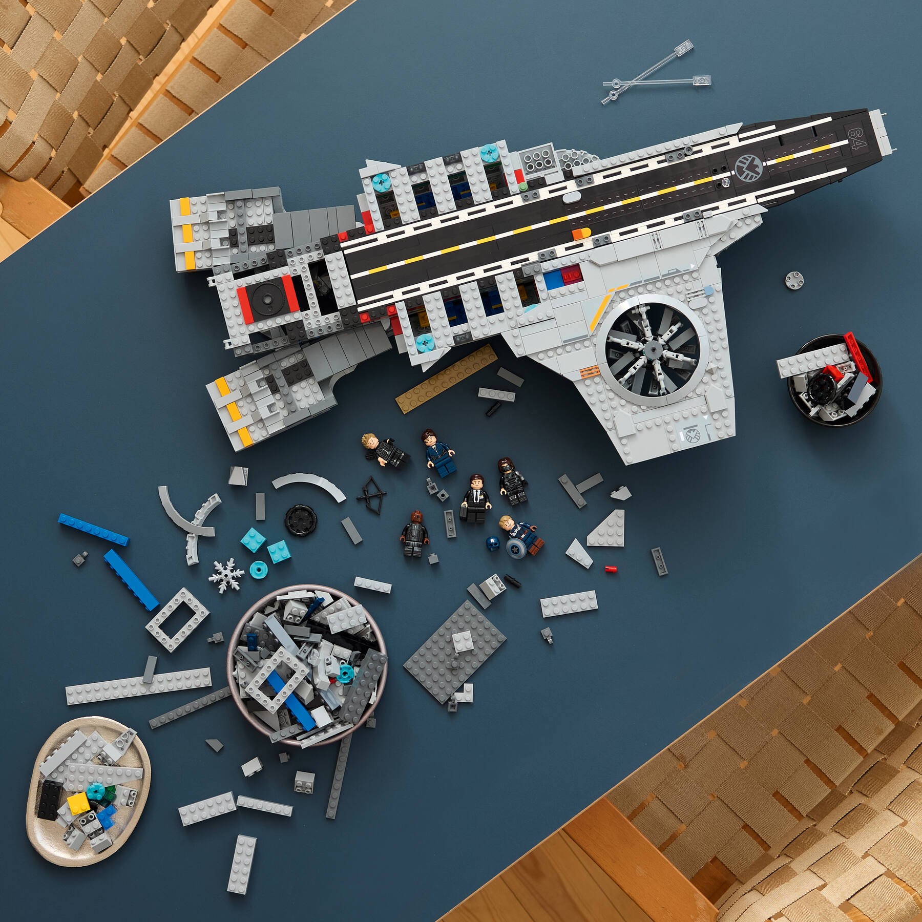 LEGO 76354 S.H.I.E.L.D. Helicarrier - Marvel Super Heroes - Image 9